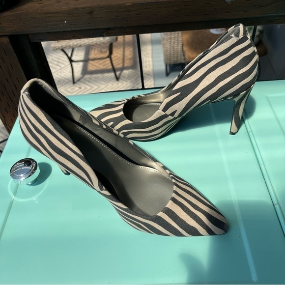 Worthington Zito Faux Suede Zebra High Heel Pumps 9 - Picture 2 of 10